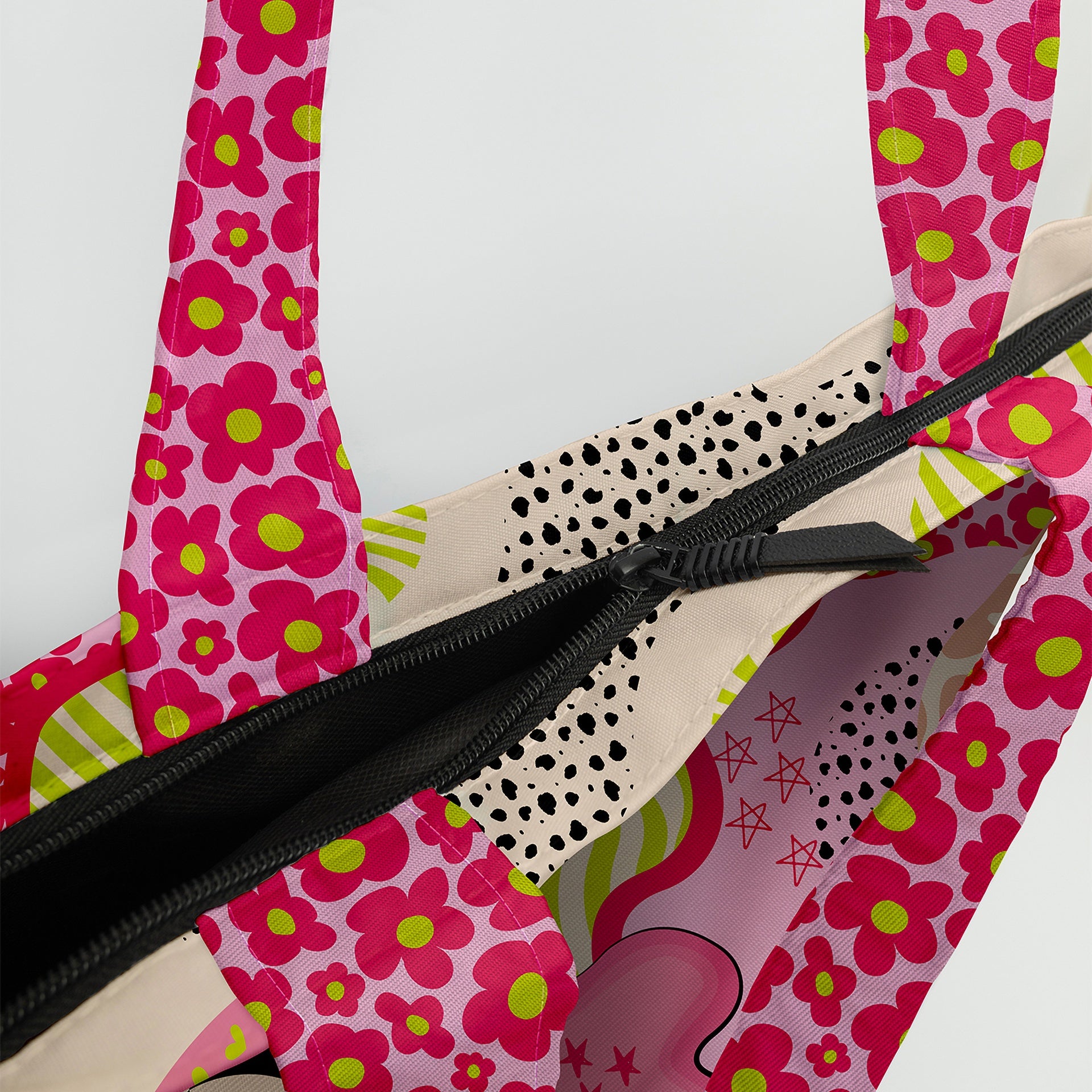 Poeny Tote Hand